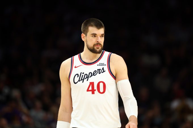 Feb 1, 2026; Phoenix, Arizona, USA; Los Angeles Clippers center Ivica Zubac (40) against the Phoenix Suns at Mortgage Matchup Center. Mandatory Credit: Mark J. Rebilas-Imagn Images